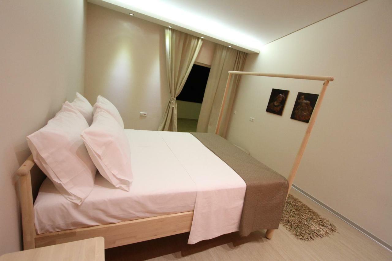 Aerides Luxury Villa PalaiónTsiflíkion 外观 照片